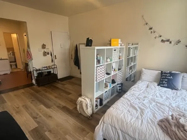338 W 47th St APT 5B, New York, NY 10036