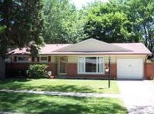 59 Ridgewood Rd, Elk Grove Village, IL 60007