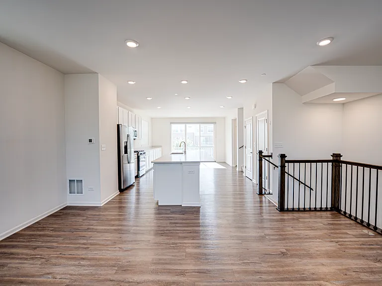 2939 Showplace Dr — Photo 6