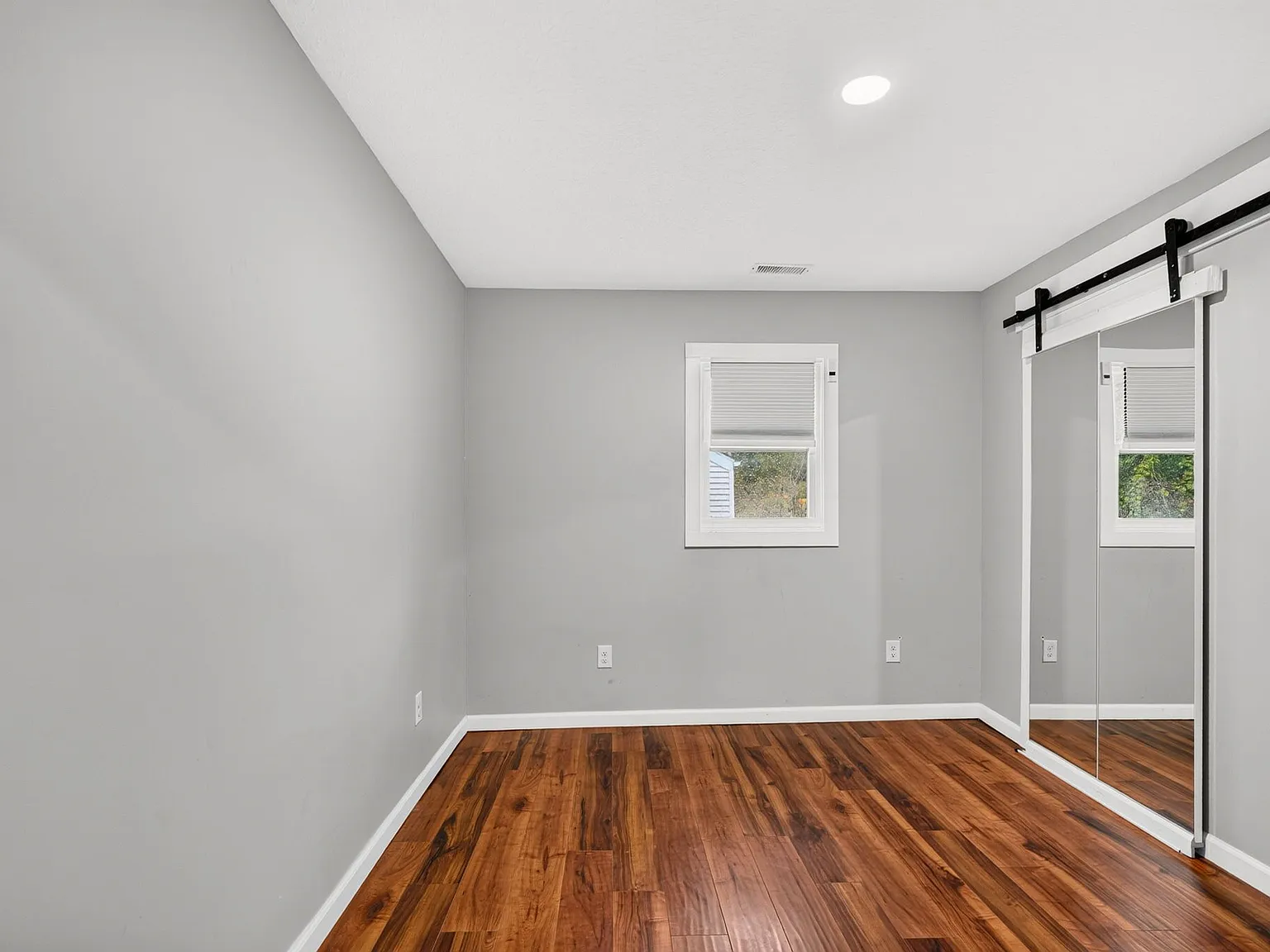 3 bed, 1148 sqft, $2,495 — Photo 3
