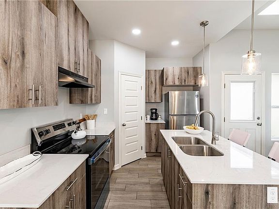3rd image of 500 Bridget St