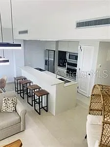 2 bed, 2.0 bath, 2082 sqft, $6,500 — Photo 3