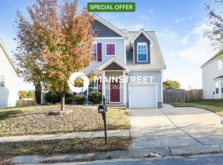 907 Red Oak Tree Dr, Fuquay Varina, NC 27526