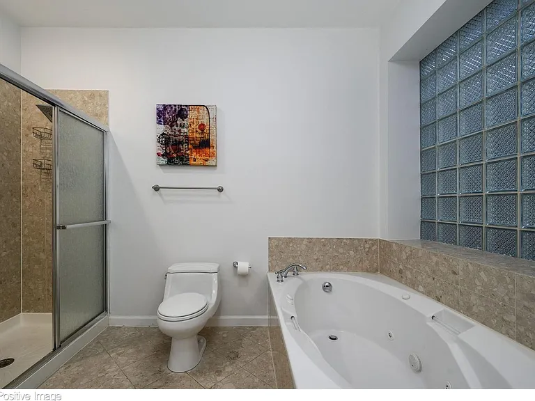 1751 W Division St #2E — Photo 17