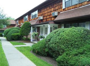 421 Park Ln, Warwick, NY 10990