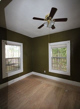 4th image of 405 N Monumental St