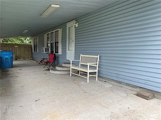 130 Lynn Dr — Photo 10