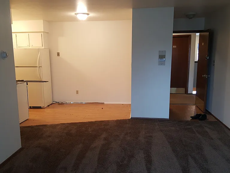 Evergreen Village Apartments — Photo 16