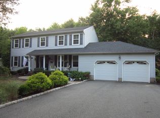 8 Country Ln, Denville, NJ 07834