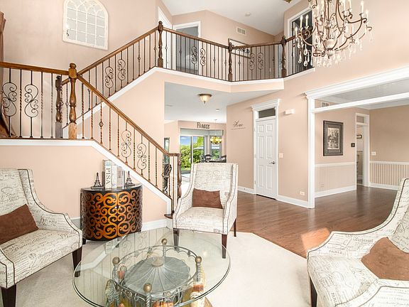 4th image of 1219 Meadowbrook Dr