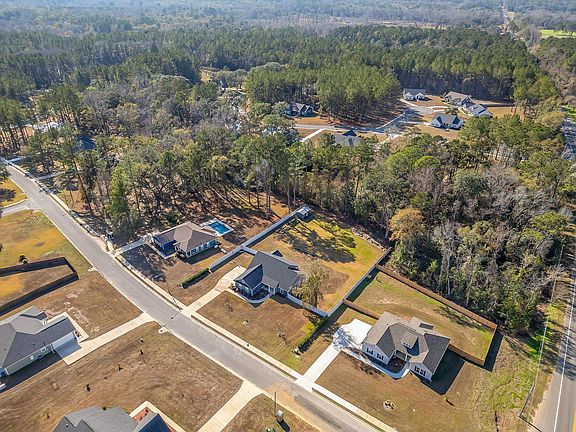 5th image of 165 Crooked Creek Ln