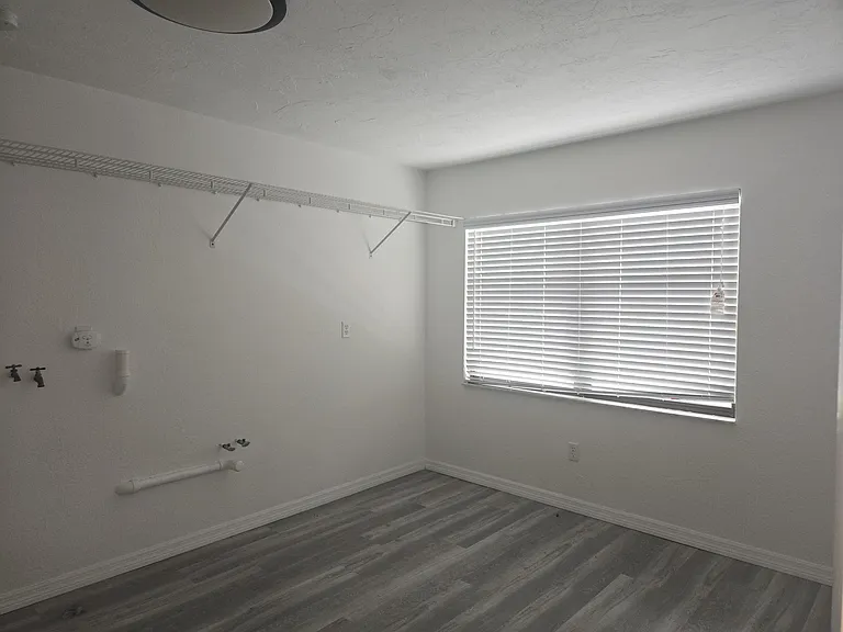 155 S Court St — Photo 17