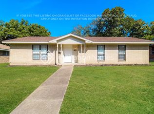 805 Poinsettia Dr, Lancaster, TX 75146
