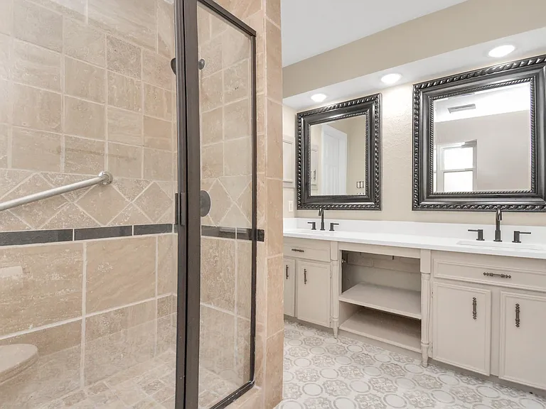 10550 Emnora Ln — Photo 21