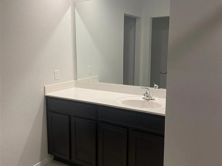 516 Taggart Trl — Photo 7