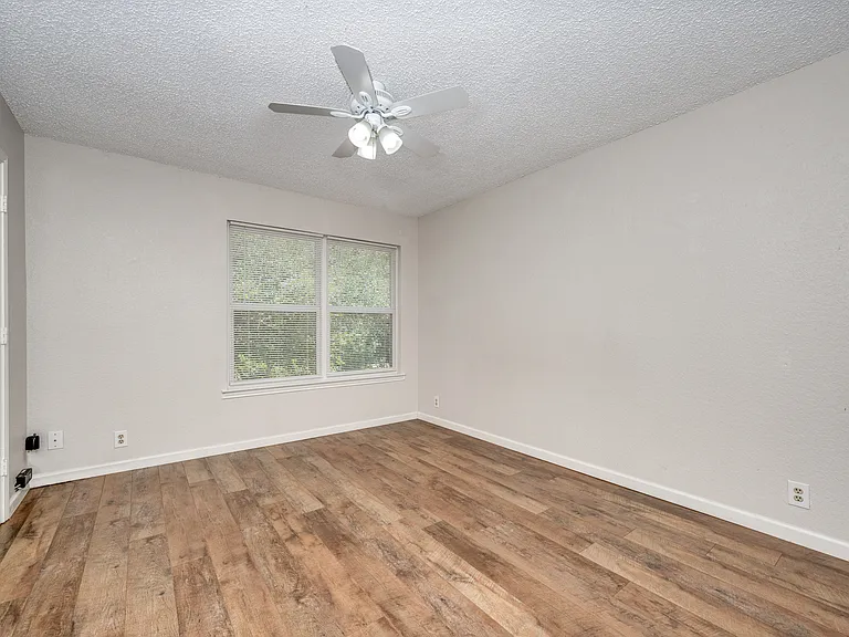 604 Meadow View Ct #3 — Photo 6