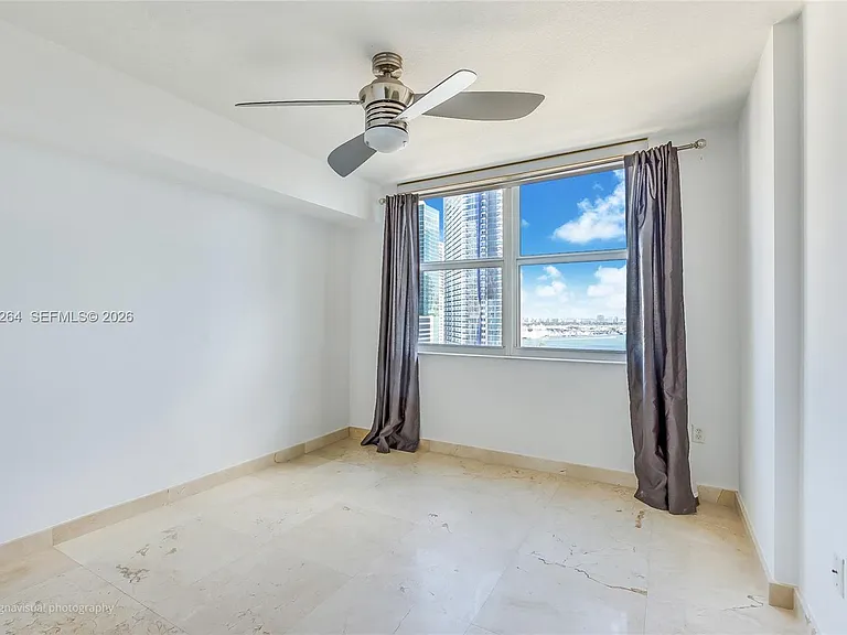 31 SE 5th St #2708 — Photo 7