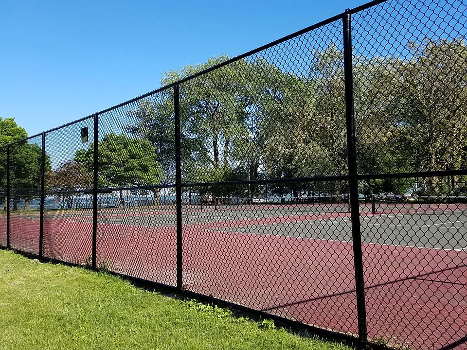 Steps to tennis courts!