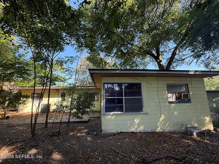 7118 Pellias Rd — Photo 18