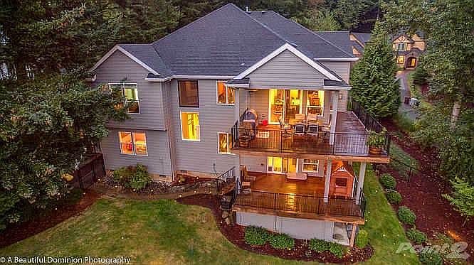 10585 SE Charlotte Dr Happy-small-083-75-10585 SE Charlotte Drive111-666x373-72dpi