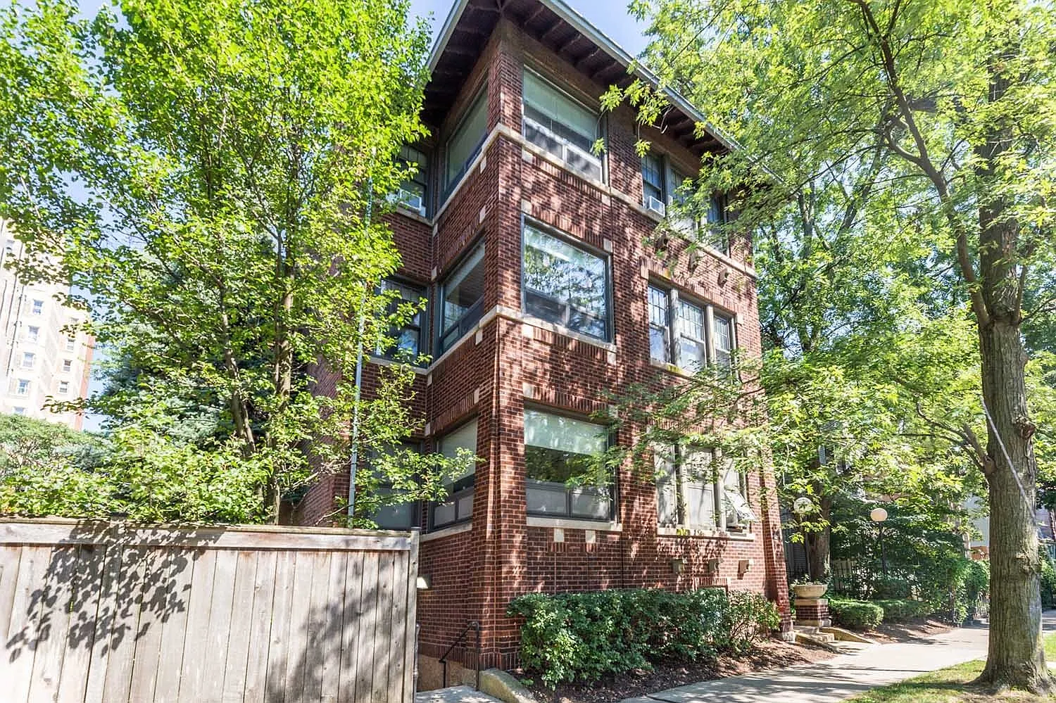 5409 S. Blackstone — Photo 3