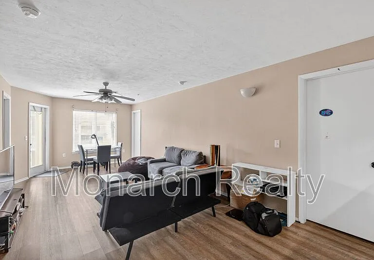 4000 SW 23rd St #3-302 — Photo 5