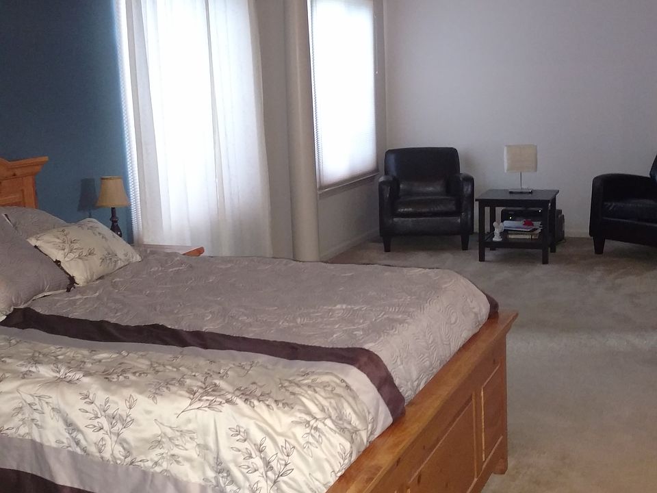 2nd image of 111 Aberdeen Ln