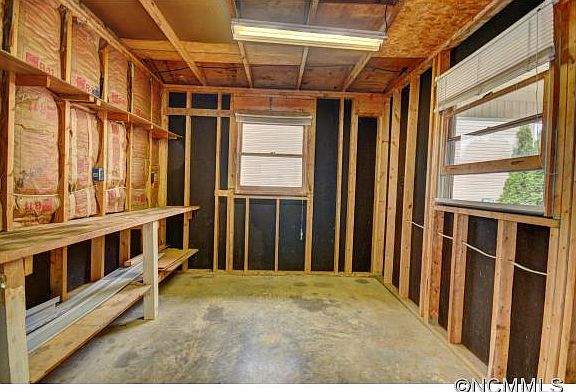 4th image of 265 Midland Dr