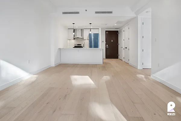 Rented by REZI | media 3