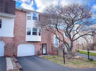 1702 Parsonage Ln, Bethel Park, PA 15102