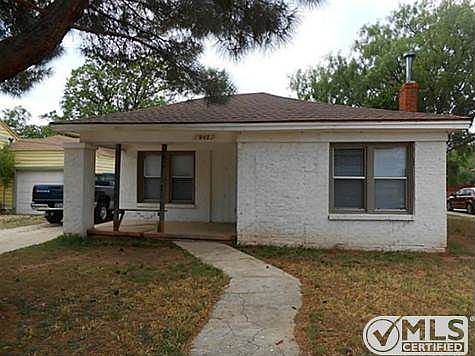 1st image of 942 Ballinger St
