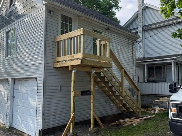 22 Sage Ct, Carbondale, PA 18407