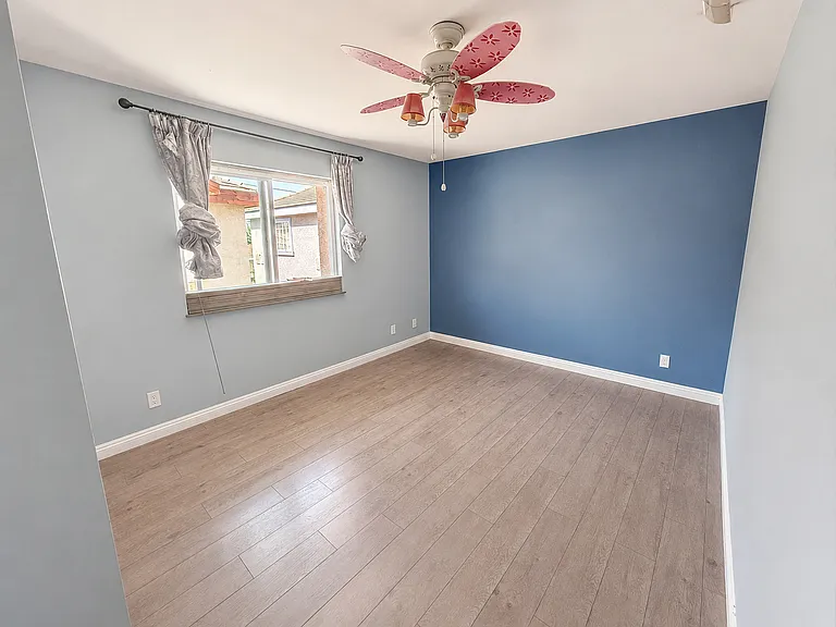 2500 Potrero Ave — Photo 7