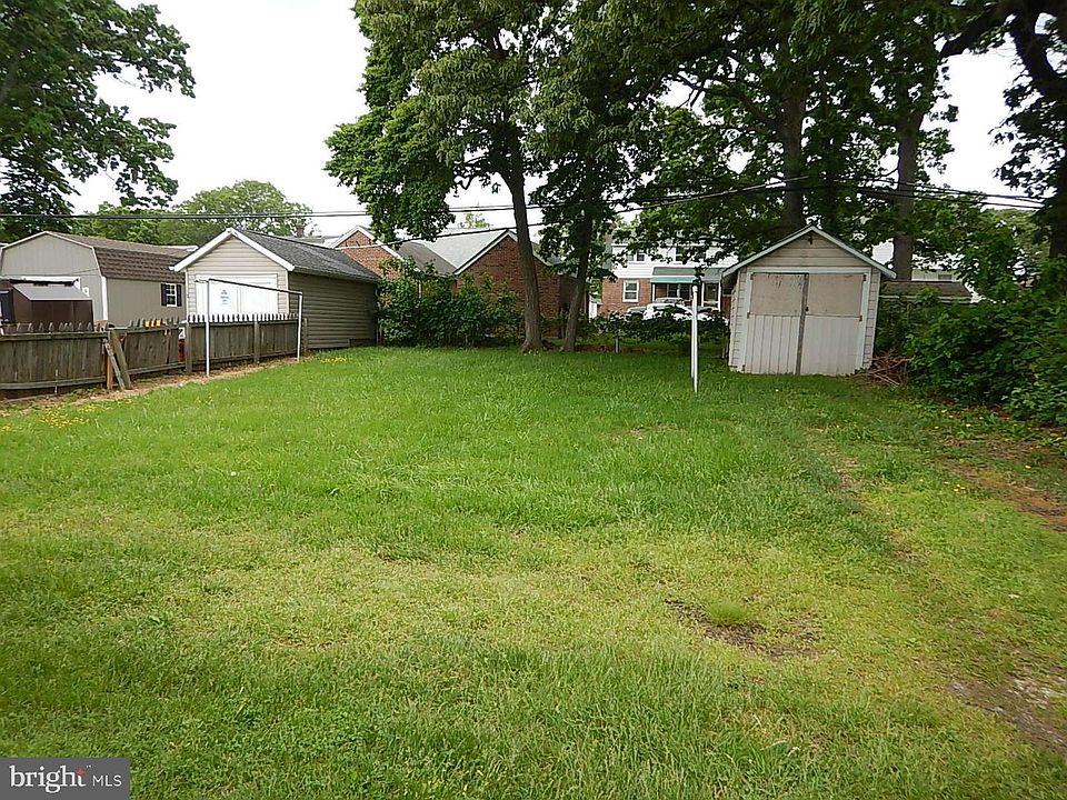 2nd image of 822 Eastern Blvd