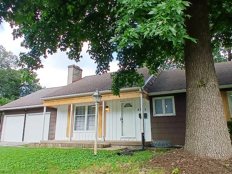 8301 Floyd St — Photo 1