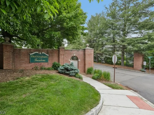 49 Buckingham Ct, Randolph Twp., NJ 07869