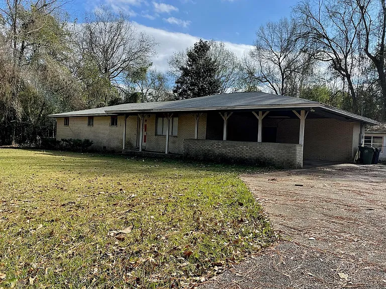3210 Rosewood Dr — Photo 1