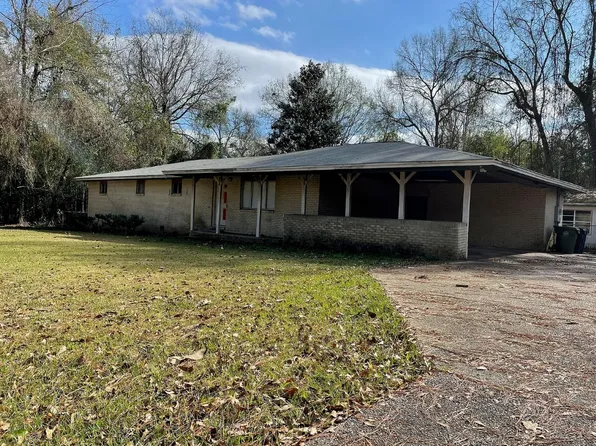3210 Rosewood Dr, Hattiesburg, MS 39401