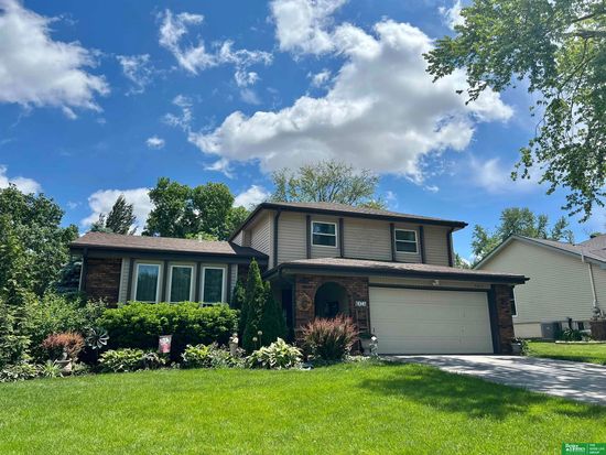 1311 Greenwood Ave, Papillion, NE 68133