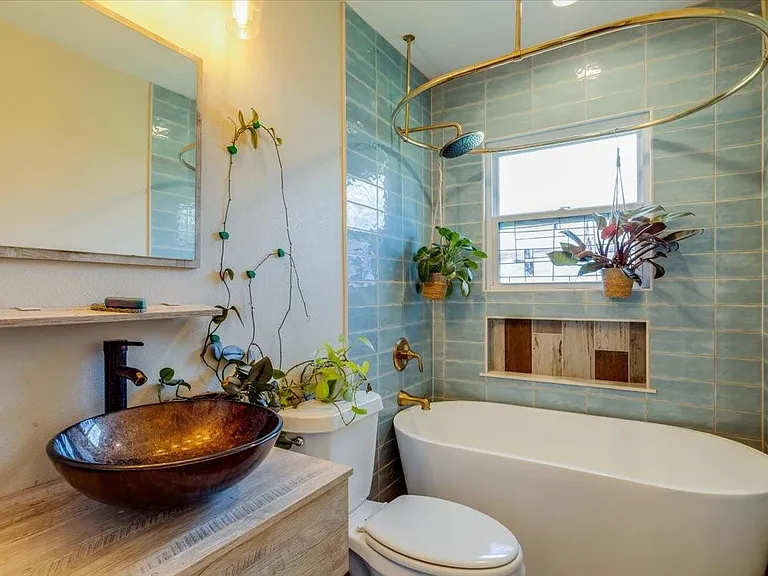 10518 Desdemona Dr — Photo 8