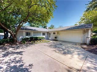 5277 Chickadee Ln, Lyndhurst, OH