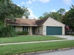 10261 Lake Pines Rd, Jacksonville, FL 32257