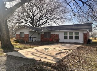 204 N Locust St, Talala, OK 74080