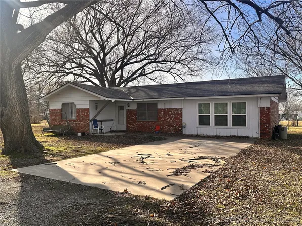 204 N Locust St, Talala, OK 74080