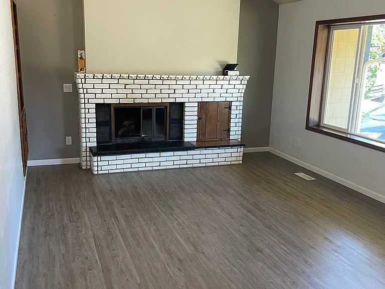 759 NE 4th Pl — Photo 19