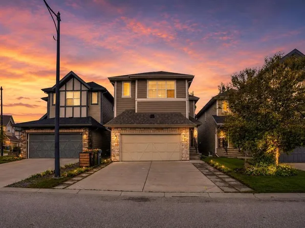 22 E Sherwood Rd NW, Calgary, AB T3R 0N8