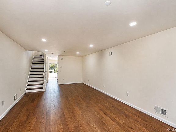 3rd image of 7306 Amboy Road