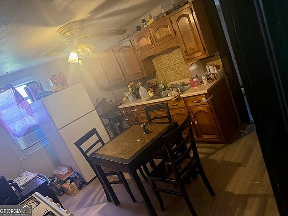 2nd image of 7 Ware St