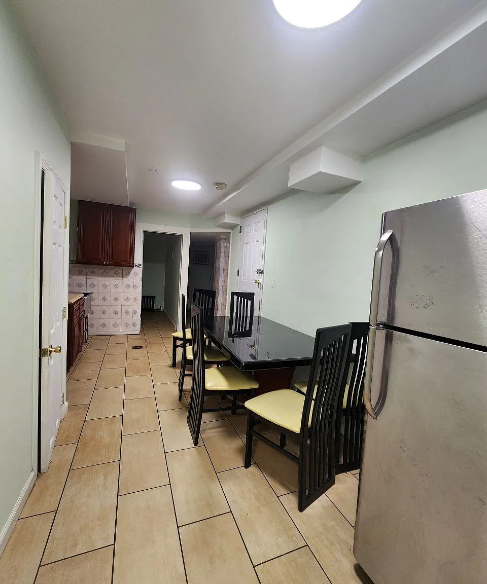 2 bed, 824 sqft, $2,500 — Photo 1