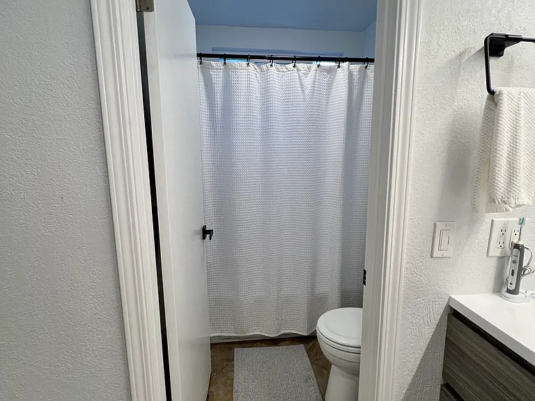 101 Eastside Cir — Photo 16